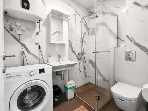 Izdavanje, jednosoban stan, 37m², Bečići, Budva - image 11