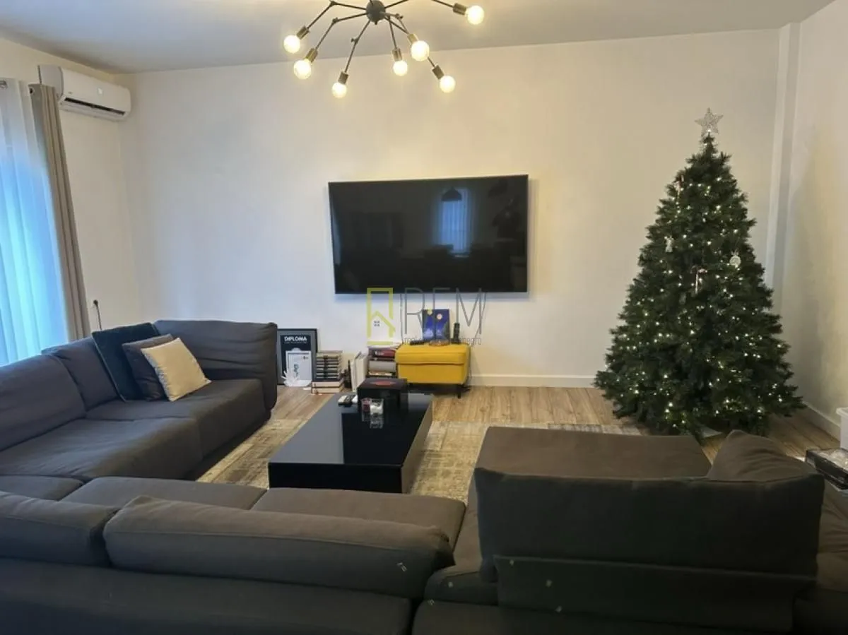Prodaja, trosoban stan, 114m², Momišići, Podgorica
