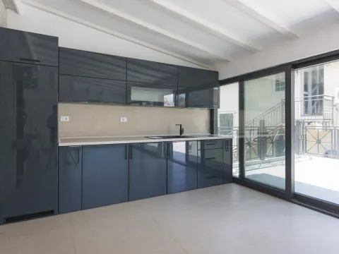 Sale, house, 250m², Kotor, Crna Gora - image 19