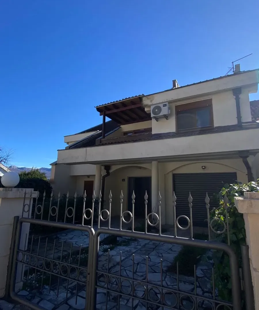 Rent, house, 285m², Gorica C, Podgorica