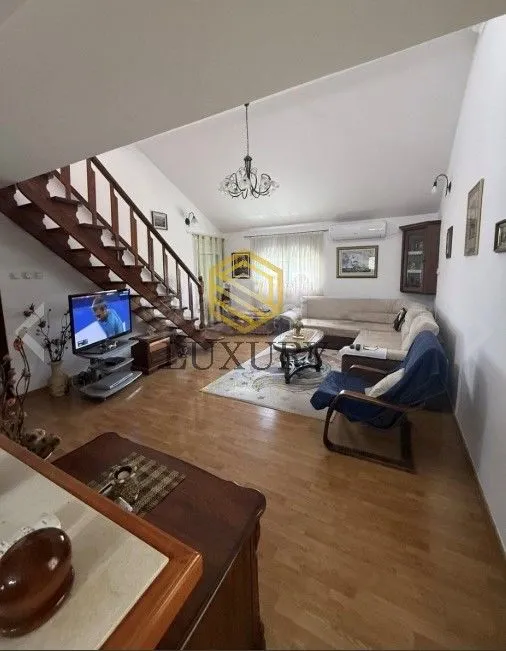 Izdavanje, kuća, 100m², Zeta, Podgorica