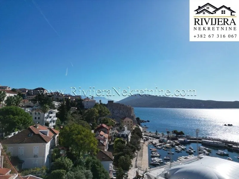 Prodaja, četvorosoban stan, 146m², Centar, Herceg Novi