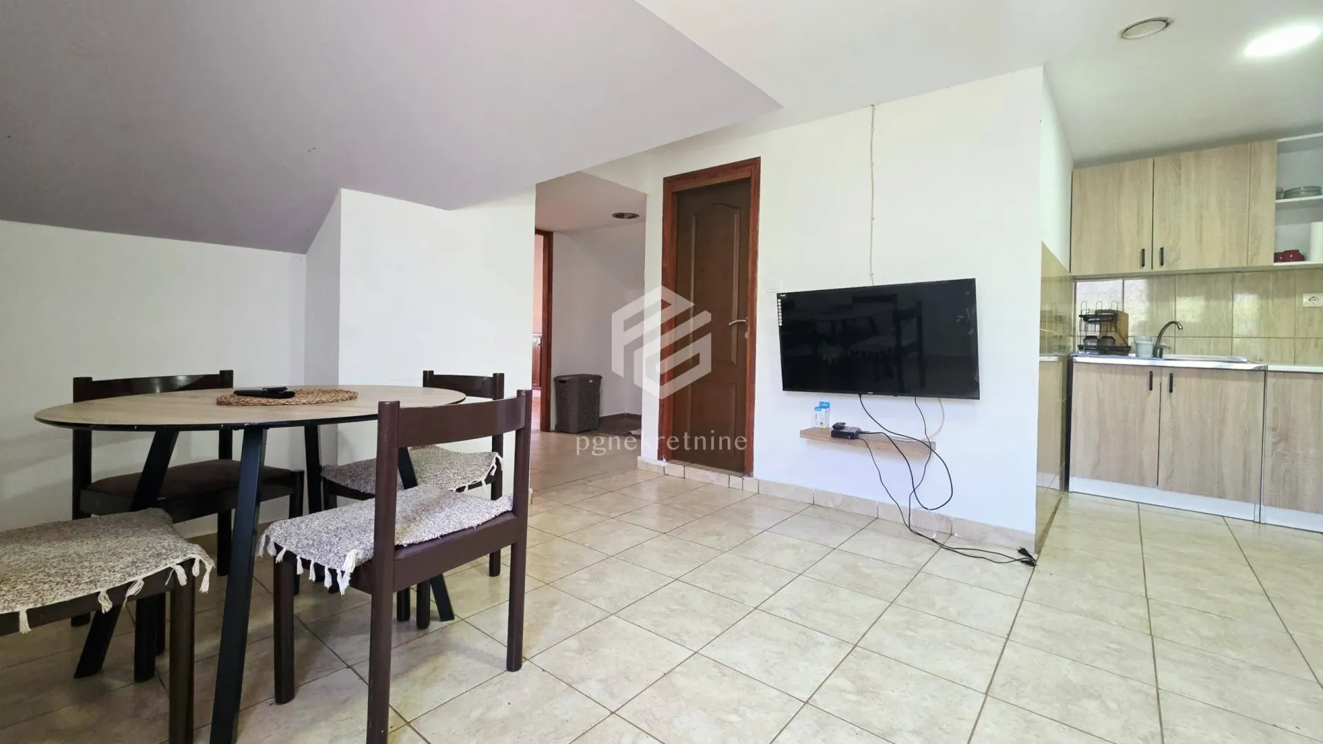 Rent, one bedroom apartment, 45m², Momišići, Podgorica