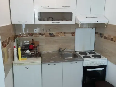 Rent, house, 60m², Škaljari, Kotor - image 4