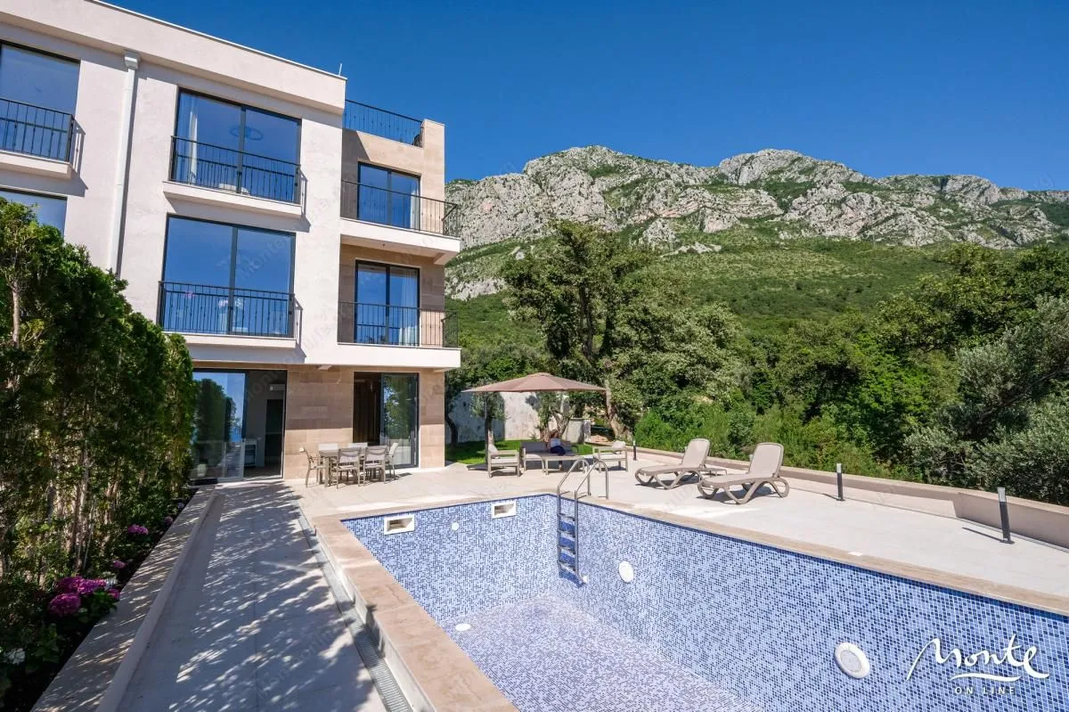 Sale, house, 220m², Reževići, Budva