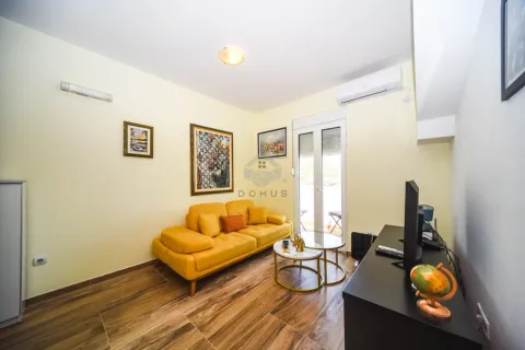 Izdavanje, jednosoban stan, 35m², Tološi, Podgorica - image 2