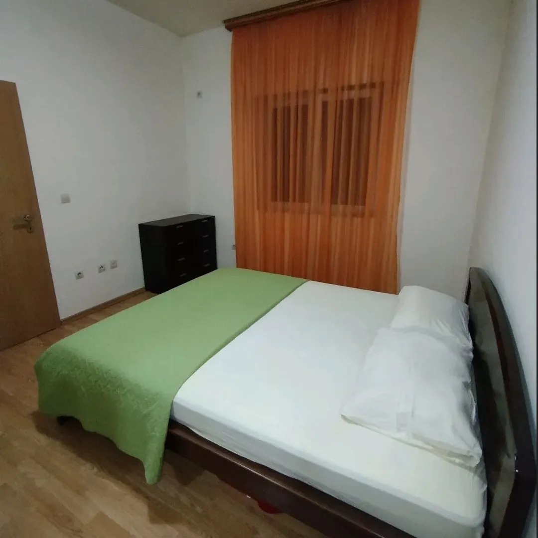 Izdavanje, jednosoban stan, 60m², Đenovići, Herceg Novi