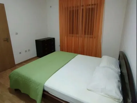 Izdavanje, jednosoban stan, 60m², Đenovići, Herceg Novi - image 1