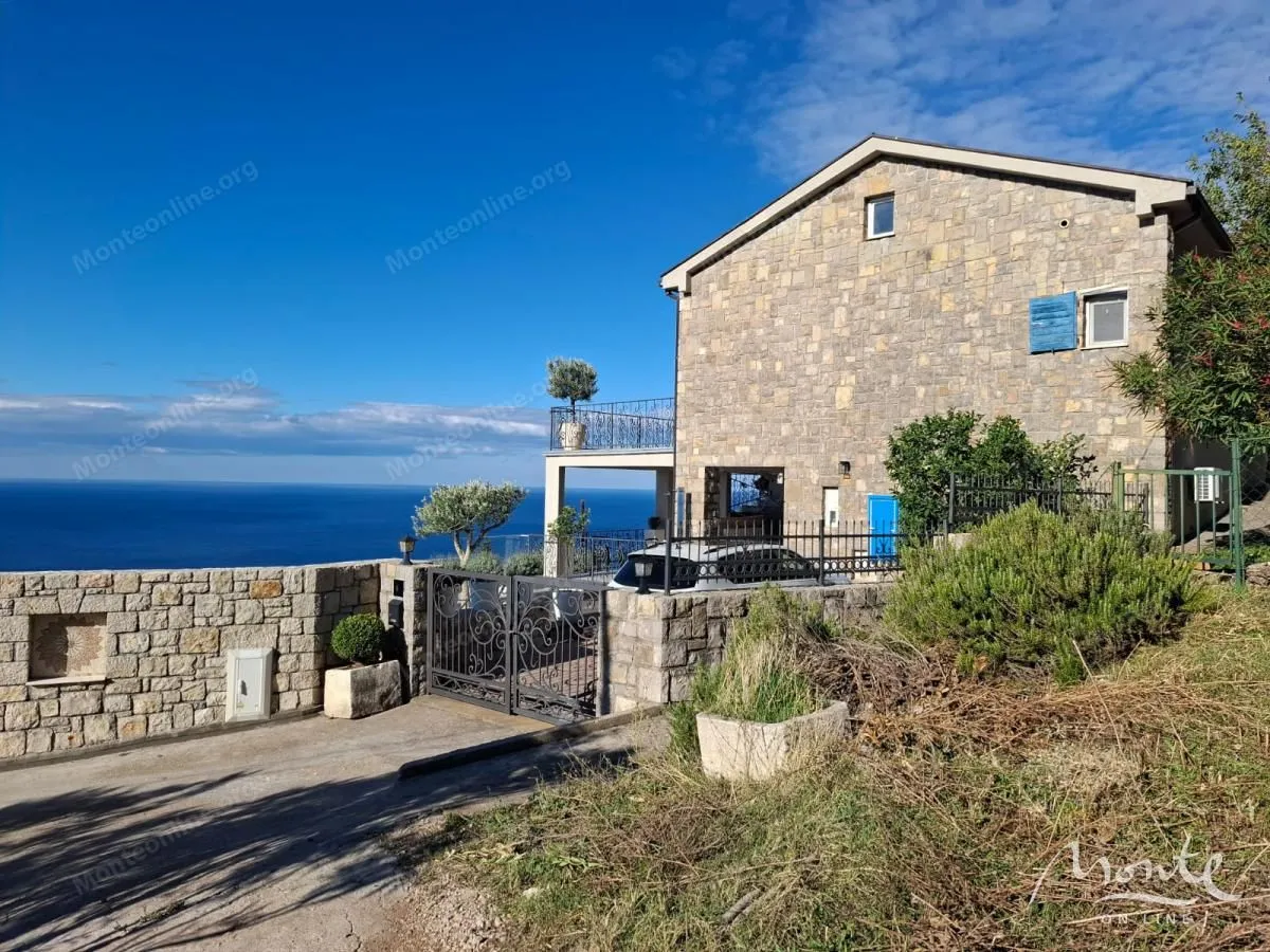 Prodaja, kuća, 116m², Reževići, Budva