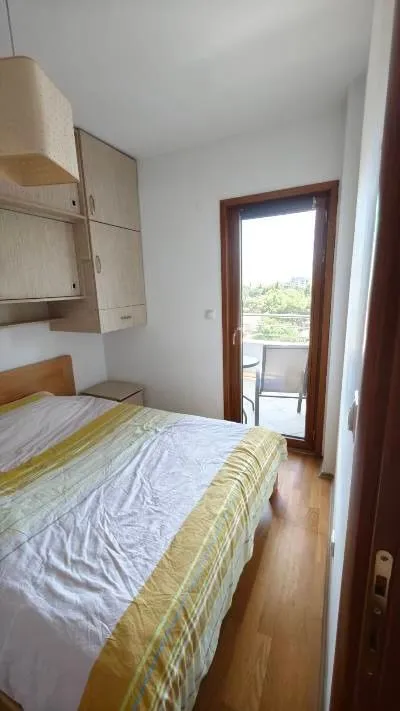 Rent, one bedroom apartment, 40m², Pobrežje, Podgorica