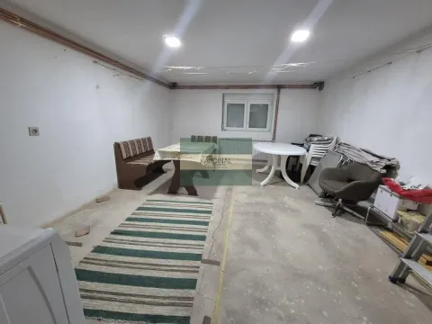 Prodaja, kuća, 379m², Trnava, Jagodina - image 49