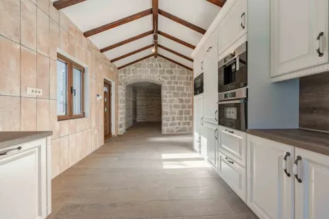 Sale, house, 130m², Muo, Kotor - image 10