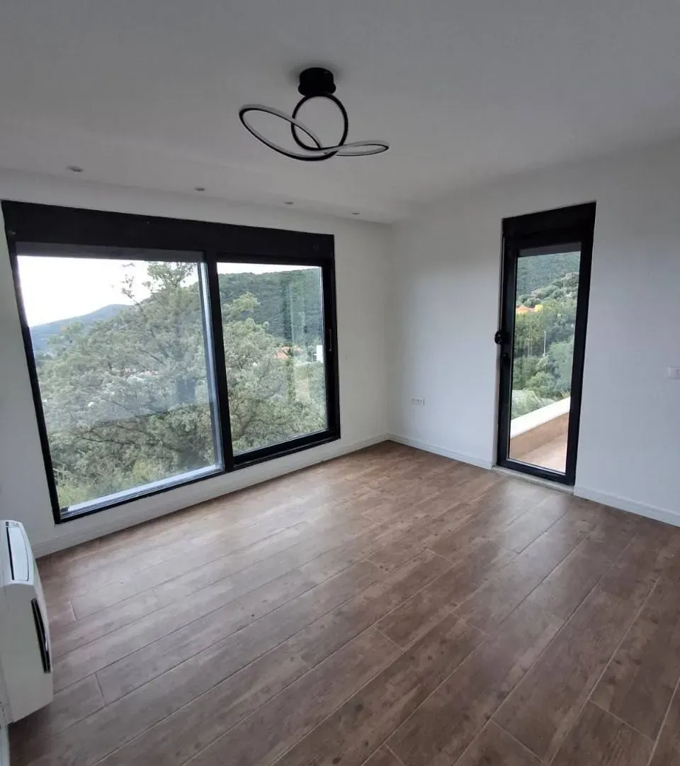 Sale, house, 180m², Markovići, Budva