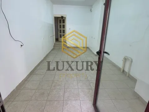 Rent, office space, 32m², Malo Brdo, Podgorica - image 1
