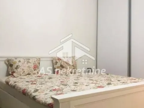 Izdavanje, trosoban stan, 86m², Savski Venac, Beograd - image 9