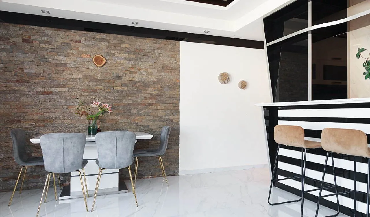 Prodaja, trosoban stan, 85m², Centar, Budva