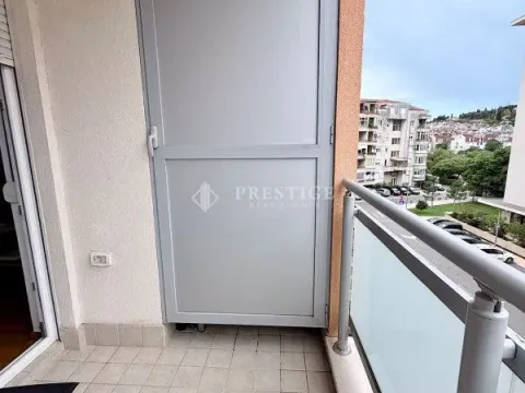 Rent, one bedroom apartment, 44m², City Kej, Podgorica - image 13