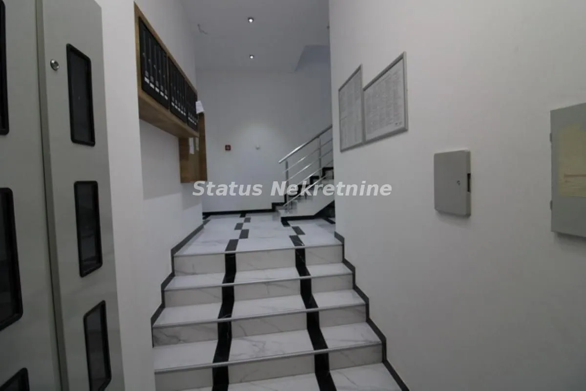 Prodaja, trosoban stan, 62m², Petrovaradin, Novi Sad