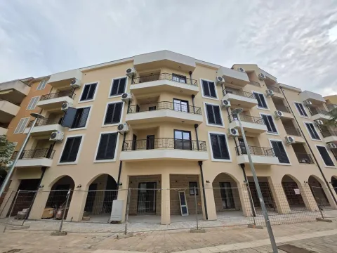 Prodaja, trosoban stan, 114m², Budva, Crna Gora - image 17