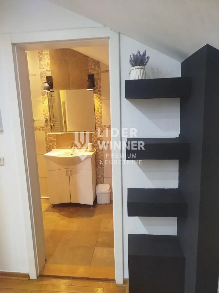 Rent, four bedroom apartment, 140m², Đeram Pijaca, Beograd