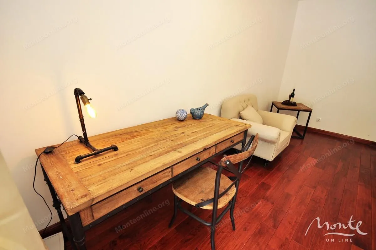 Sale, office space, 570m², Risan, Kotor