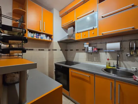 Sale, two bedroom apartment, 70m², Stari Aerodrom, Podgorica - image 6