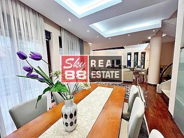 Prodaja, kuća, 371m², Savski Venac, Beograd