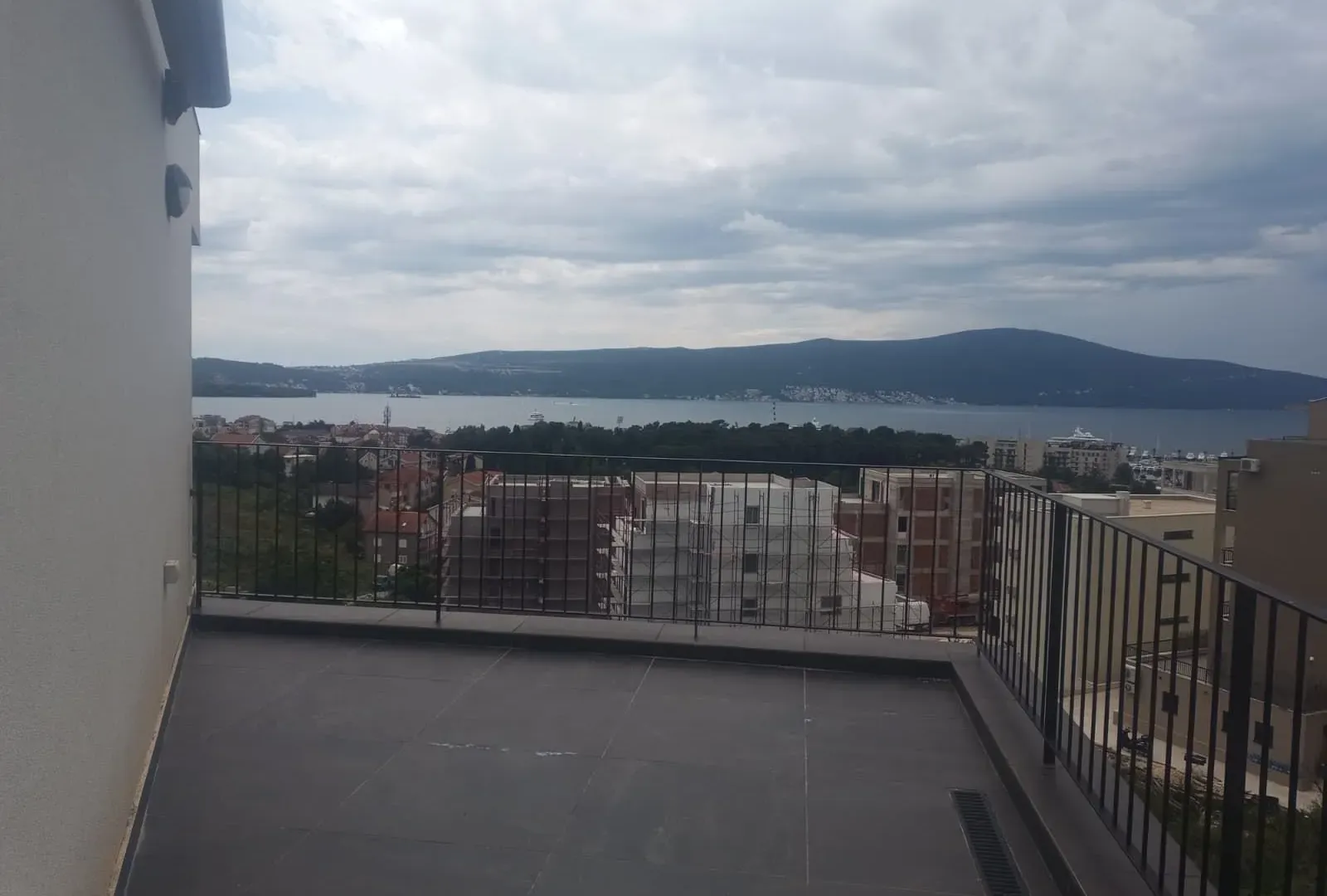 Prodaja, dvosoban stan, 72m², Mažina, Tivat