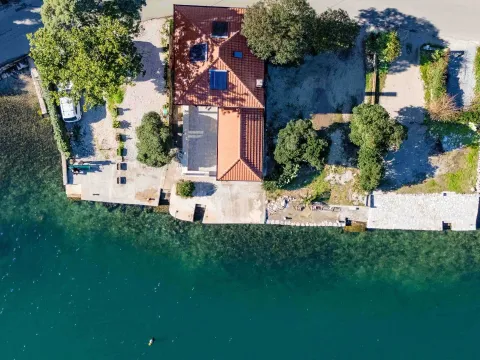Prodaja, kuća, 130m², Muo, Kotor - image 39