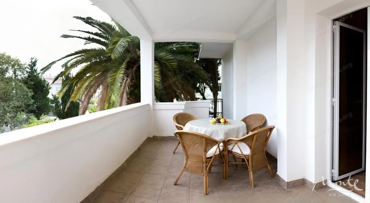 Sale, office space, 560m², Sutomore, Bar