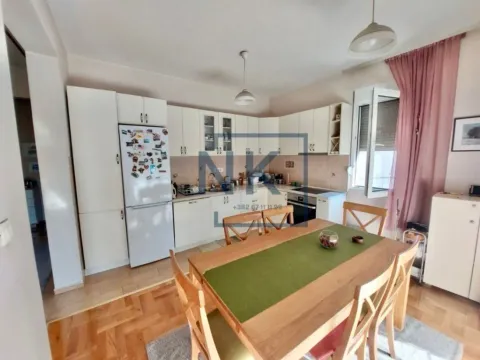 Izdavanje, kuća, 120m², Tološi, Podgorica - image 8