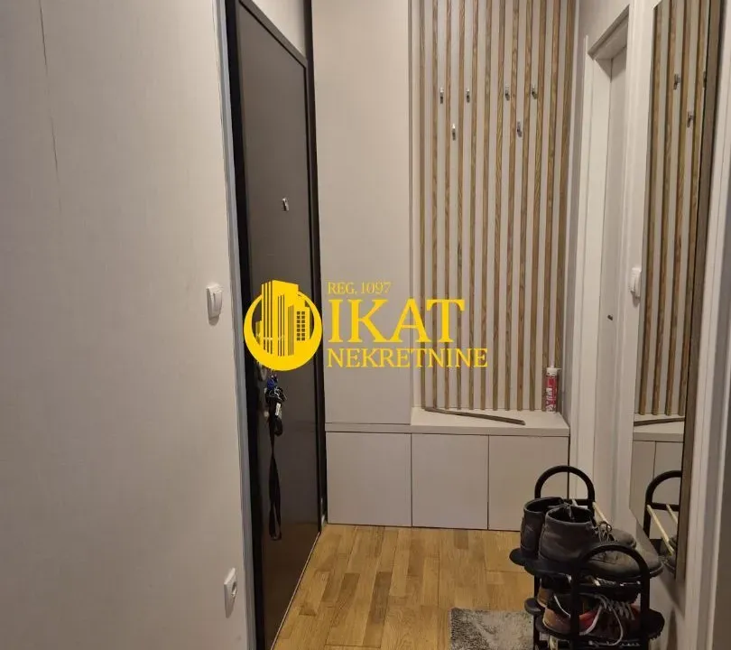 Prodaja, četvorosoban stan, 74m², Karaburma, Palilula Sve Podlokacije