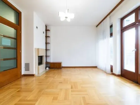 Kuća in Dedinje Sve Podlokacije