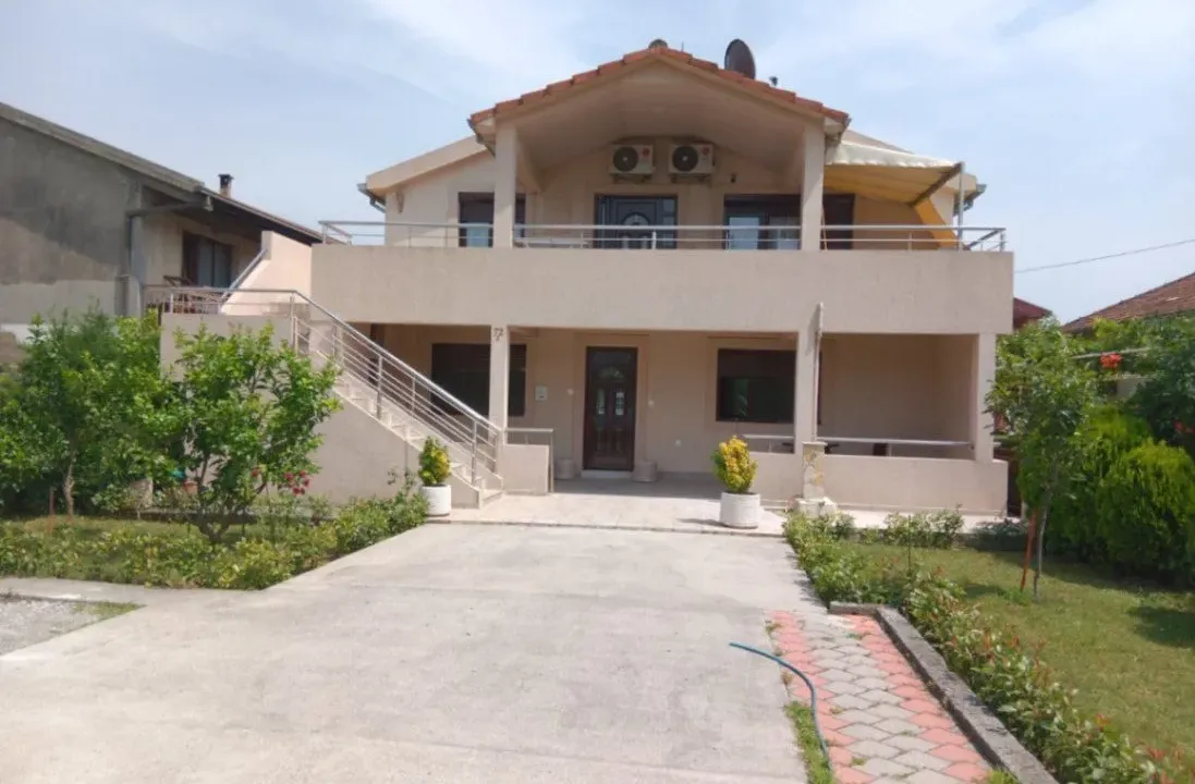 Rent, house, 180m², Masline, Podgorica