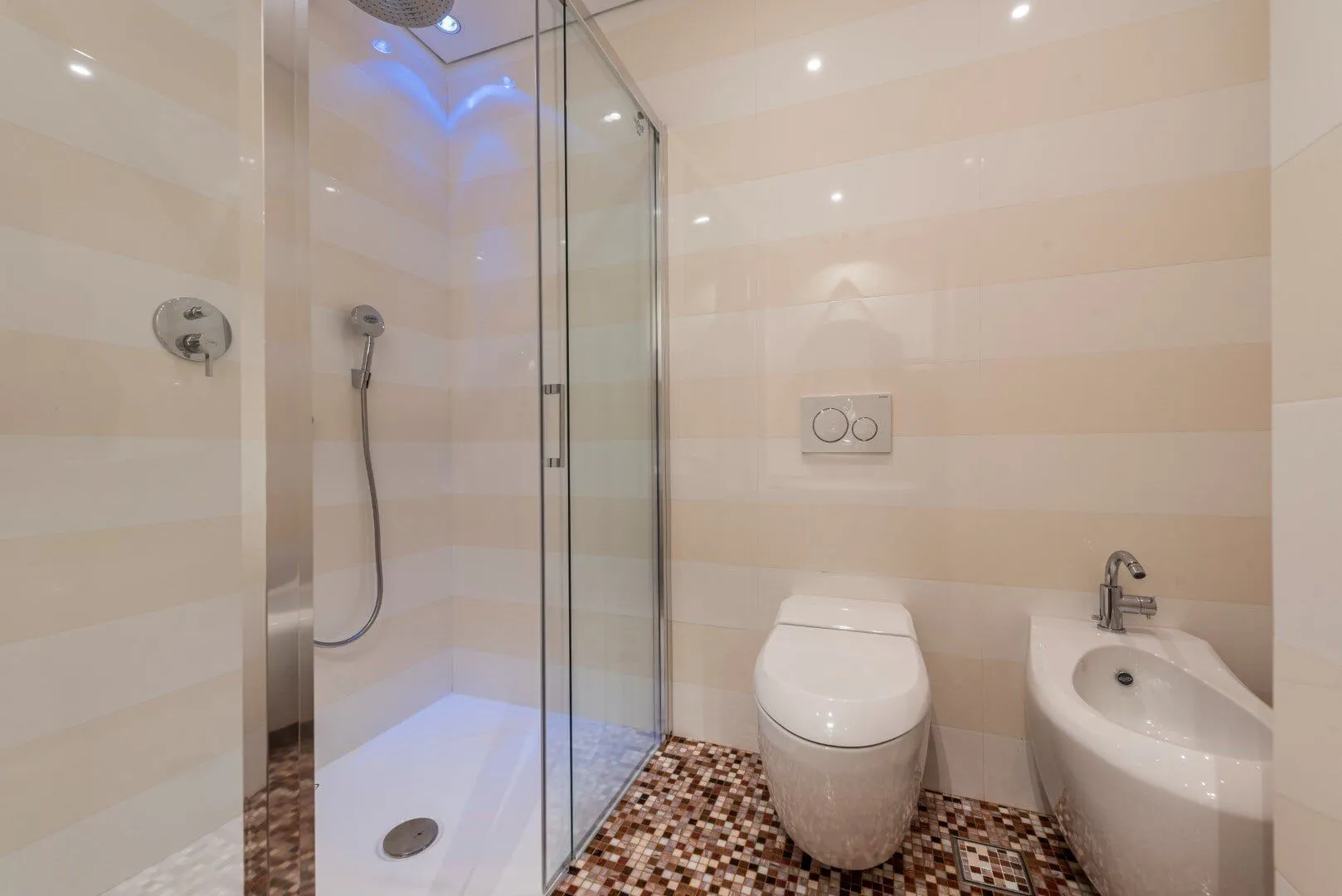 Sale, three bedroom apartment, 308m², Centar, Budva