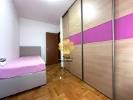 Izdavanje, trosoban stan, 120m², City Kvart, Podgorica - image 9