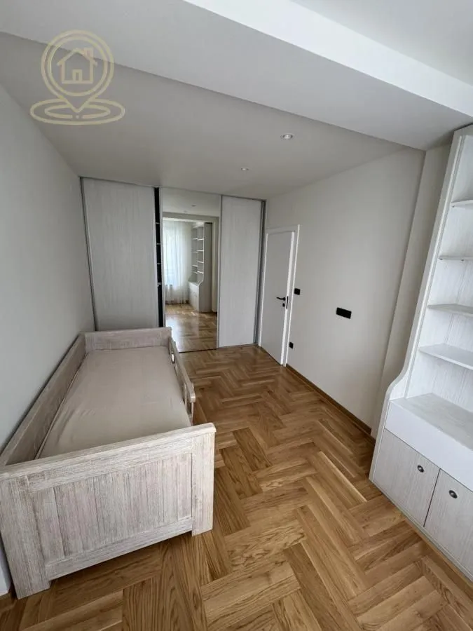 Rent, four bedroom apartment, 90m², Vračar Sve Podlokacije, Beograd
