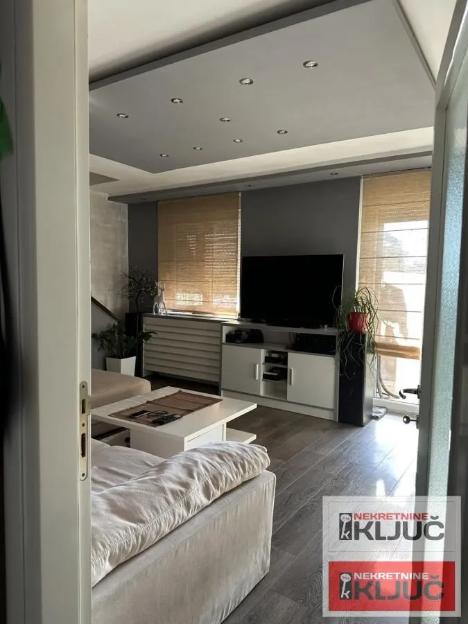 Prodaja, trosoban stan, 81m², Sajmište, Novi Sad