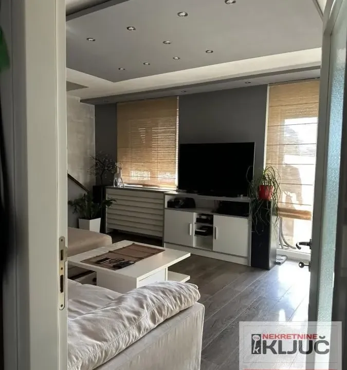 Sale, three bedroom apartment, 81m², Sajmište, Novi Sad