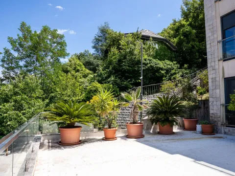 Sale, three bedroom apartment, 268m², Kostanjica, Kotor - image 14