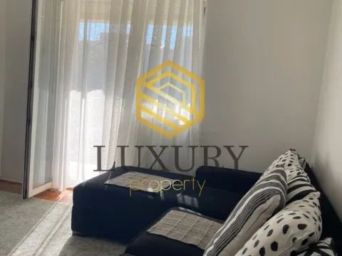 Izdavanje, dvosoban stan, 65m², Stari Aerodrom, Podgorica - image 1