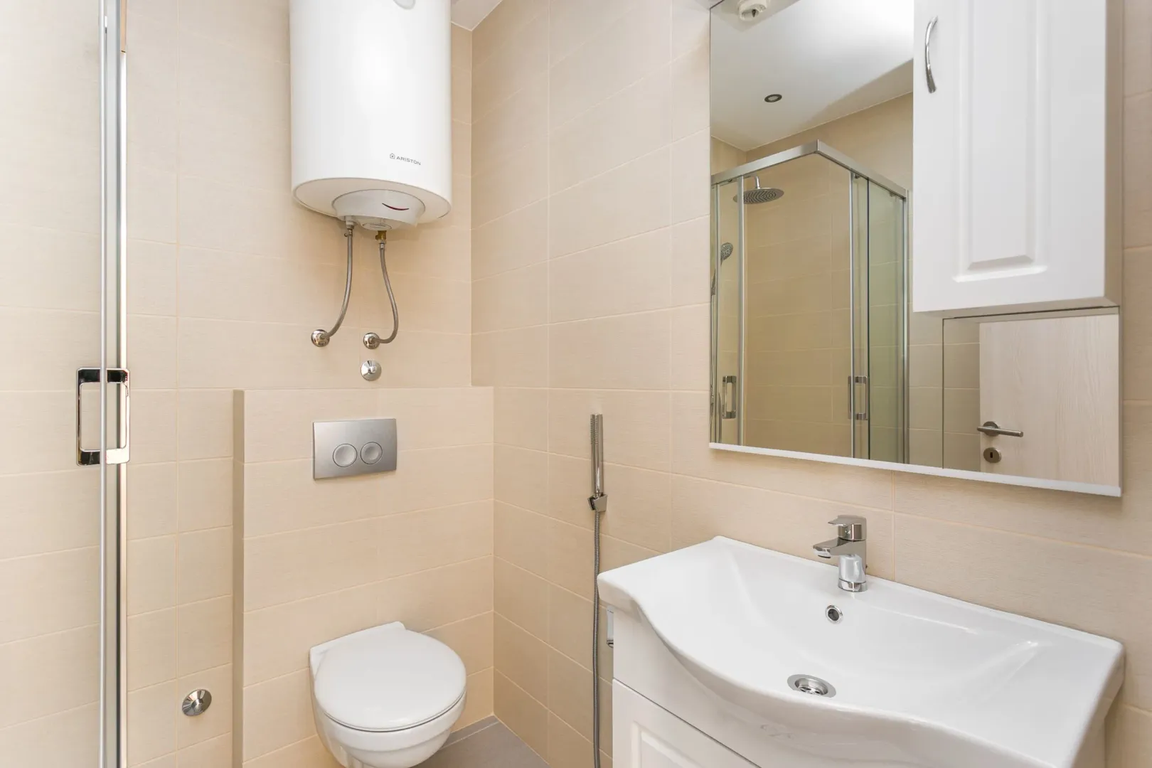 Prodaja, trosoban stan, 132m², Budva, Crna Gora