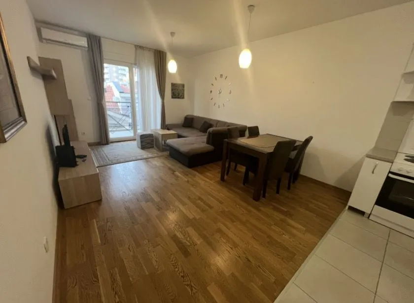 Izdavanje, dvosoban stan, 71m², Ljubović, Podgorica