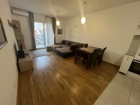Izdavanje, dvosoban stan, 71m², Ljubović, Podgorica - image 2