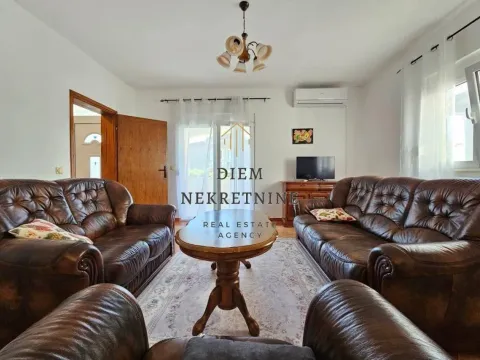 Rent, three bedroom apartment, 116m², Bjeliši, Bar - image 6
