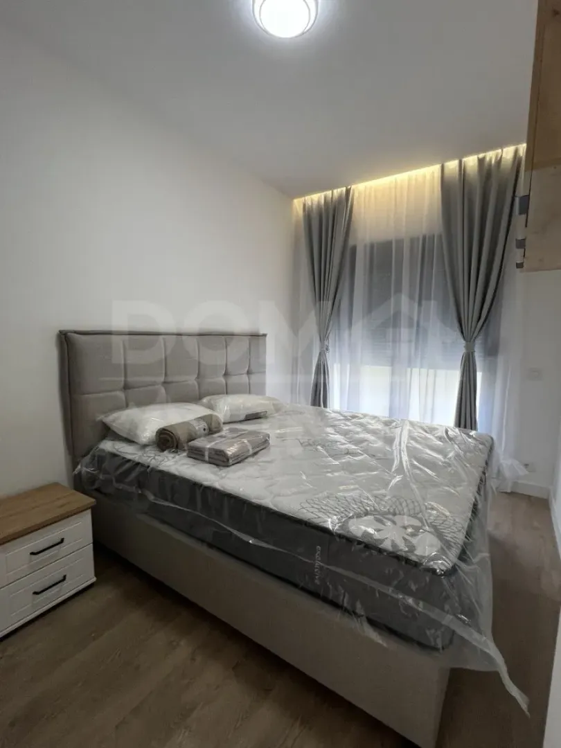 Izdavanje, dvosoban stan, 70m², Tivat, Crna Gora