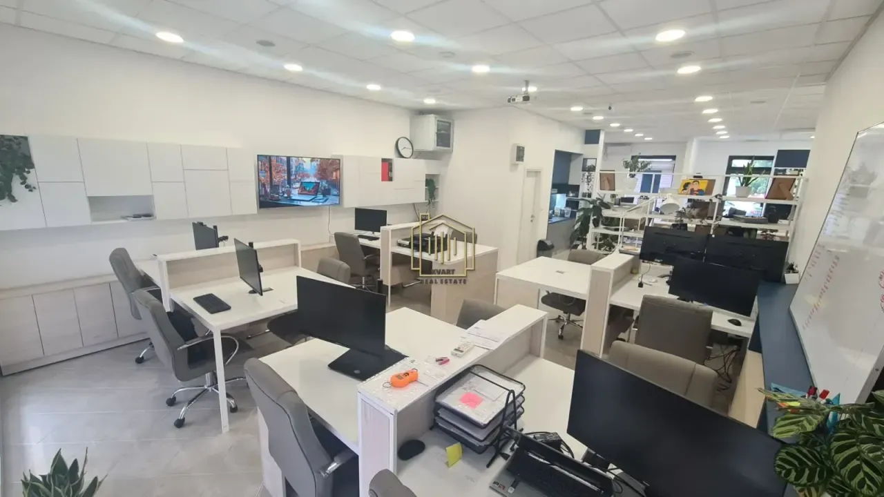 Prodaja, poslovni prostor, 98m², Stari Aerodrom, Podgorica