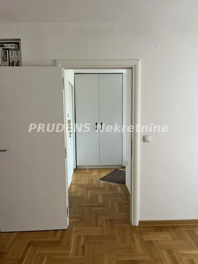 Prodaja, trosoban stan, 137m², Galenika, Beograd