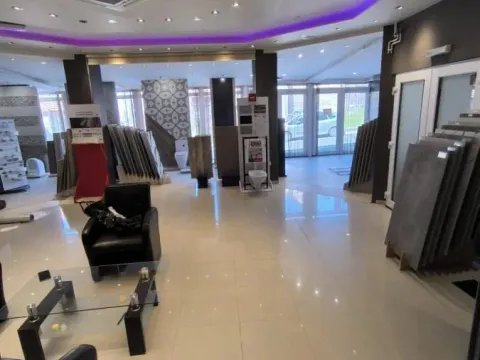 Rent, office space, 240m², Čukarica, Beograd