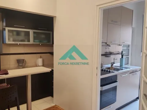 Izdavanje, trosoban stan, 82m², Stari Grad, Beograd - image 27